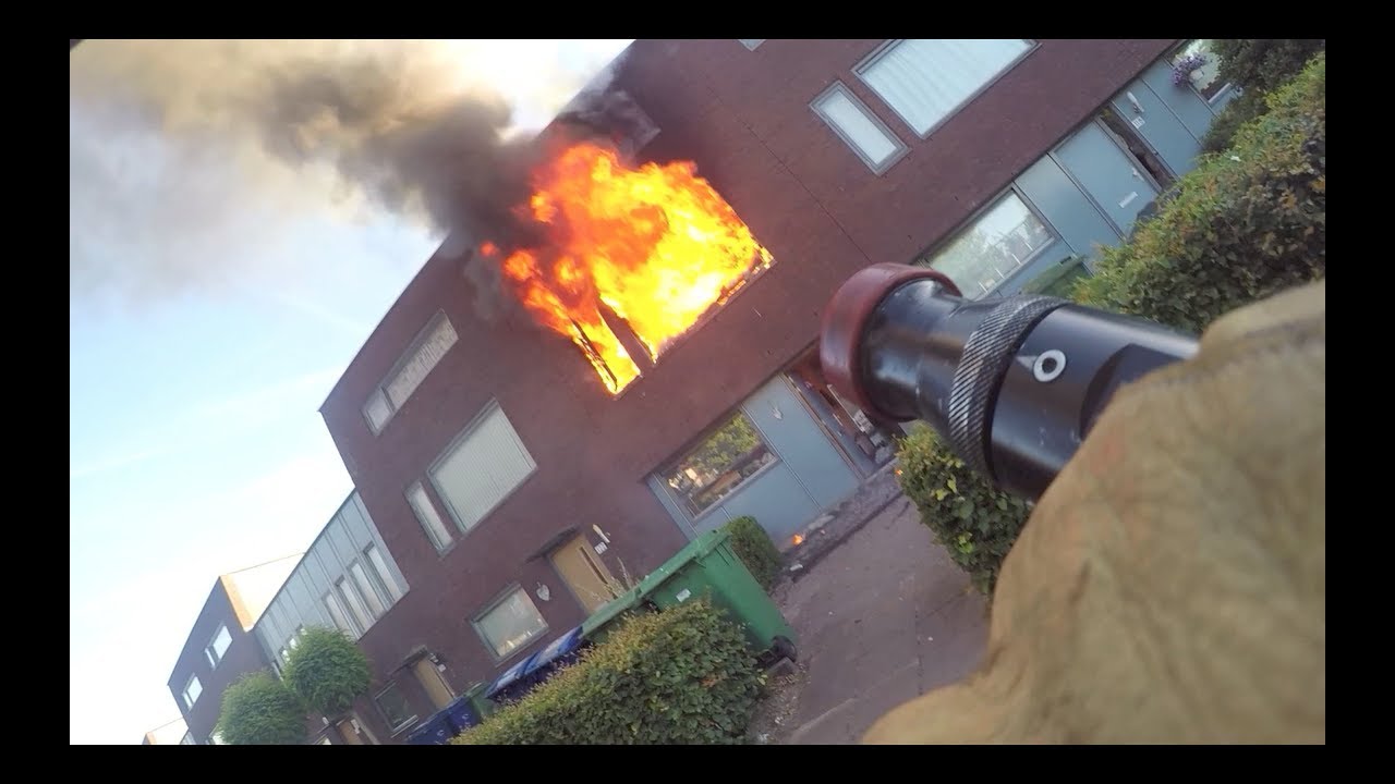 DUTCH FIREFIGHTERS - UITSLAANDE WONINGBRAND. #24