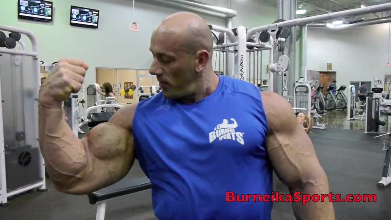 Robert Burneika biceps trening