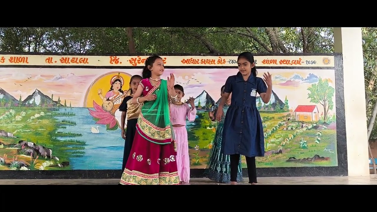 માટલા ઉપર માટલું ધોરણ 1 ની બાળાઓ દ્વારા પ્રસ્તુત 