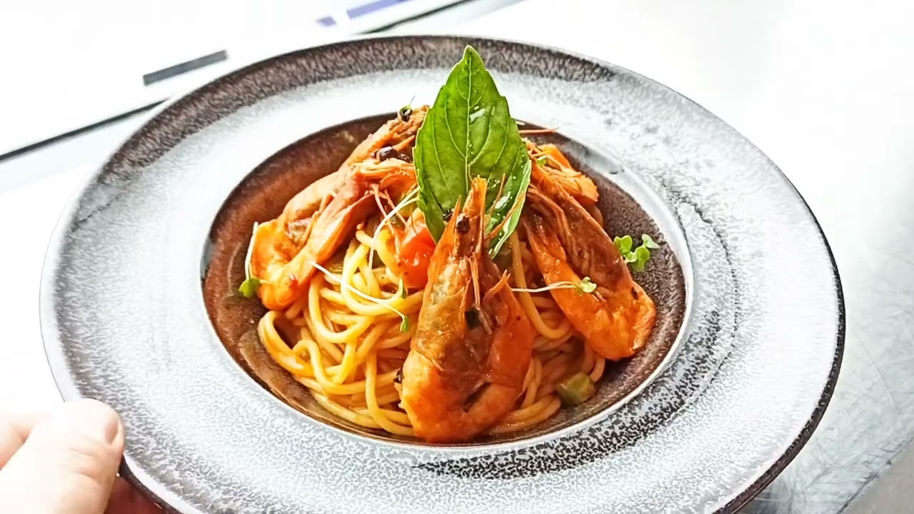 Delicious Spaghetti King Prawns #delicious #spaghetti #King #prawns #food #chef #mrbeast #cooking