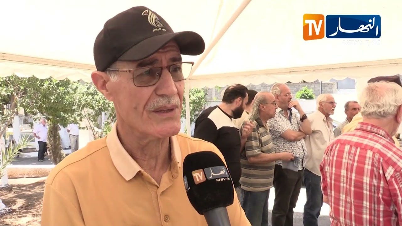 تشييع جثمان الفنان مدني نعمون وسط حضور غفير بالعاصمة