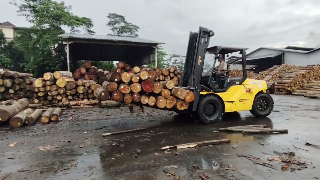 Forklift Elektrik 10 Ton full Kerja Di Outdoor?..Emang bisa? jelas BISA dengan Krisbow Pro EFL 1003