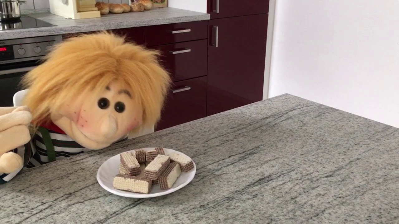 Pelle von den Flohris stellt sich vor (Living Puppets)