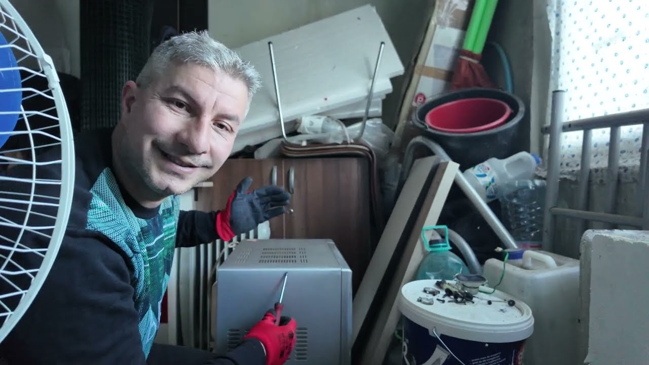 Am desfacut un cuptor cu microunde, ce componente electrice are acesta ? !!