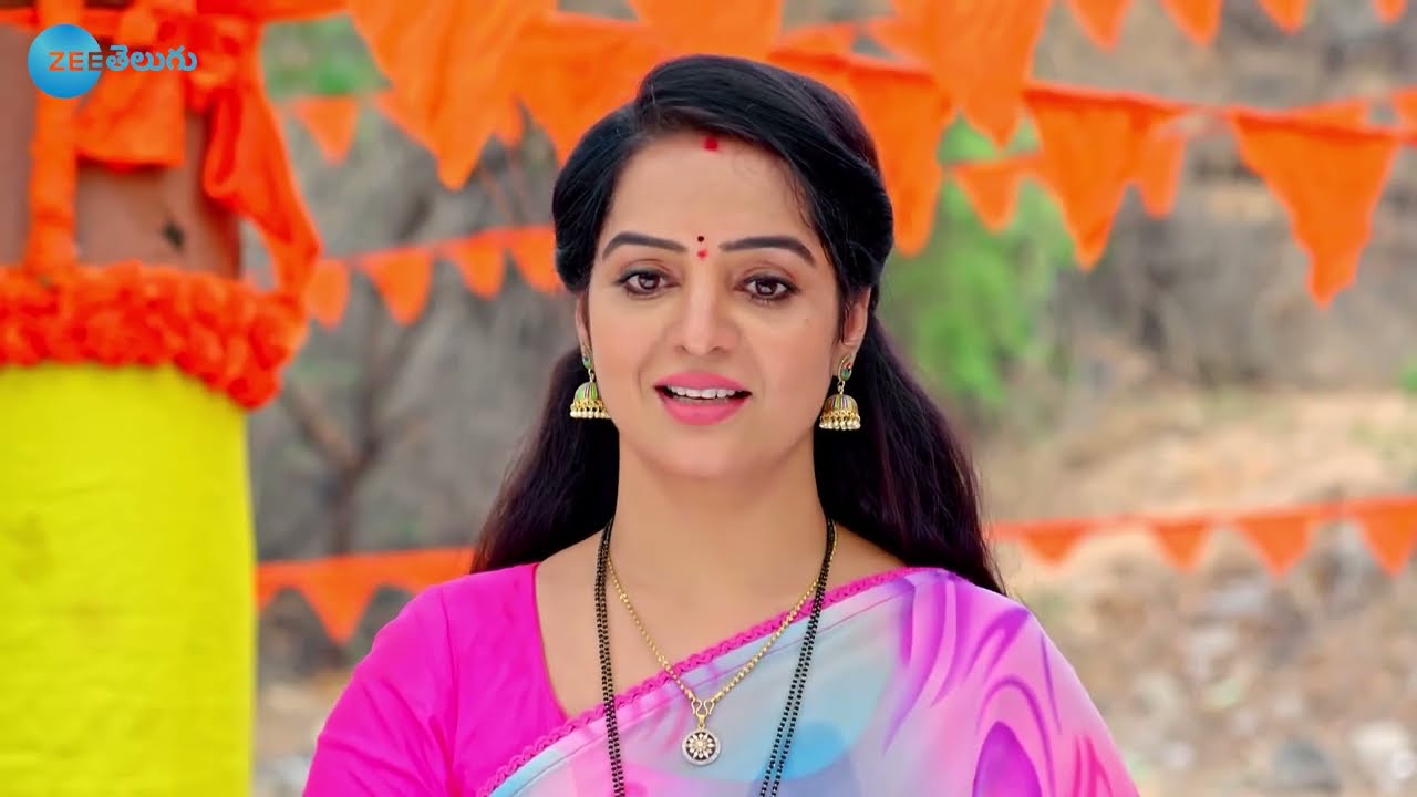 చీకటి పడేలోపు పూజ పూర్తి చేయాలి | Oohalu Gusagusalade | Full Ep 314 | Zee Telugu | 10 May 2022