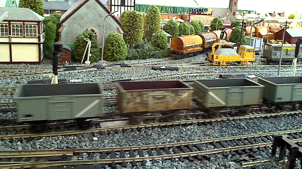 TRAINSRAIL CLASS 37 AND 23 COAL RUN USEING GAUGEMASTER TLU ELECTRIC UNCOUPLER