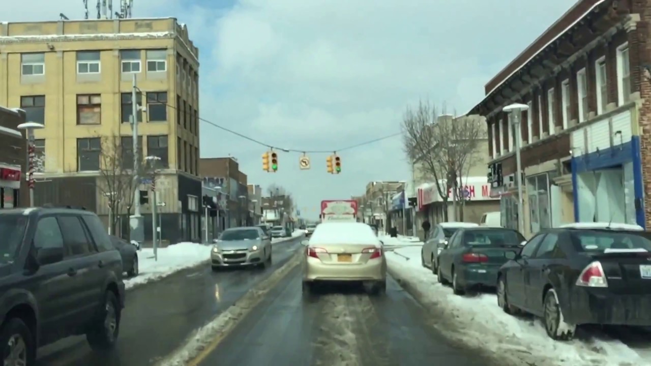 Driving from Hamtramck, Michigan to Detroit, Michigan