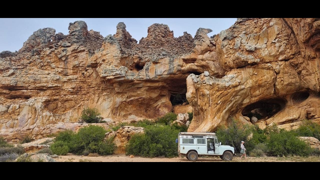Margaret 2 : Kouebokkeveld caves and Khoisan paintings.