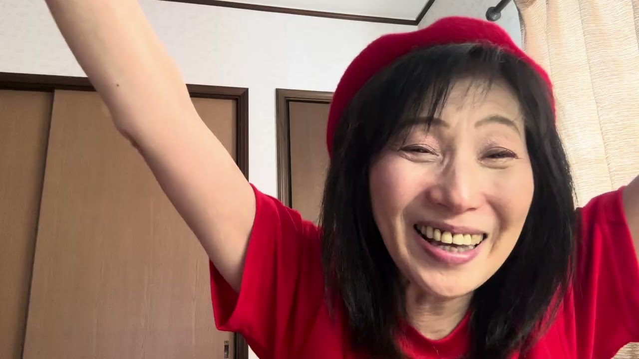 久々の投稿です😅笑いヨガのセッション動画を撮りました〜😅
