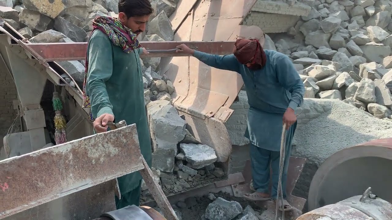Giant Rock Jams Stone Crusher | Worker Breaks It With Massive Hammer | Extreme Crushing 126