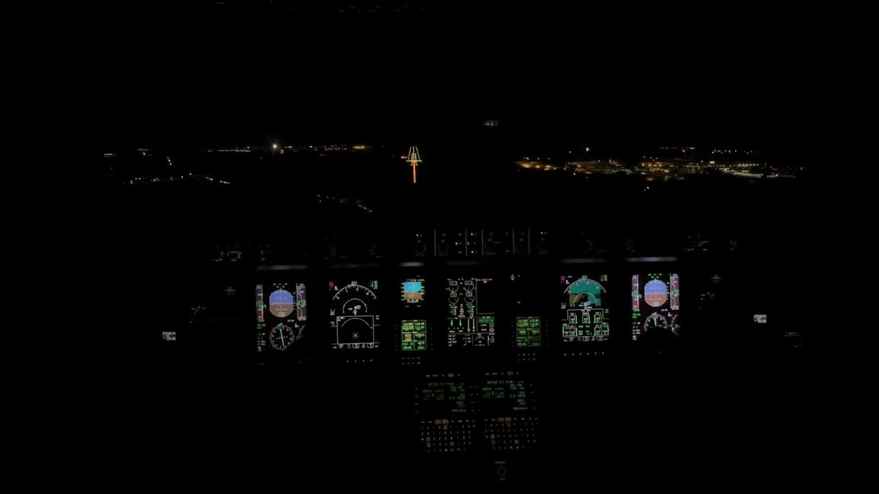 Night Landing in Iceland | BIKF Keflavik | EMB 135 Legacy 650 | Cockpit View