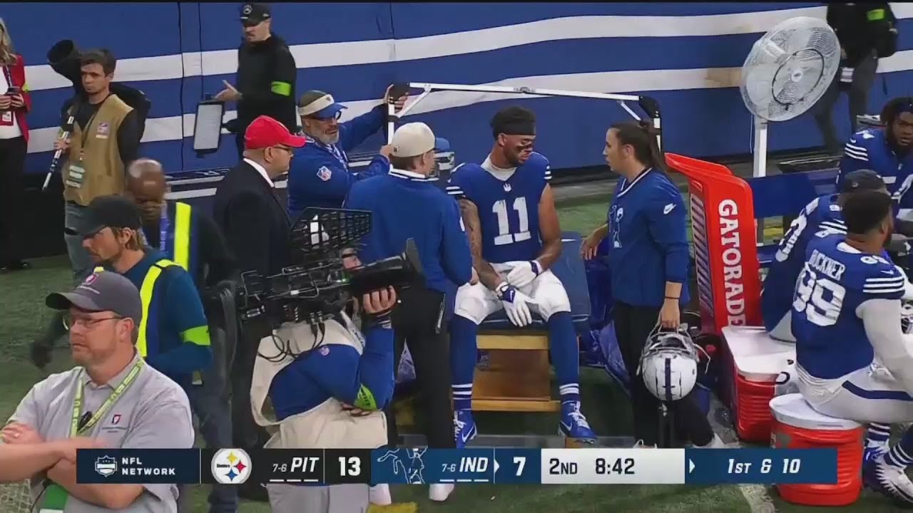 Michael Pittman Jr. left the field and go to the locker room with a suspected injury