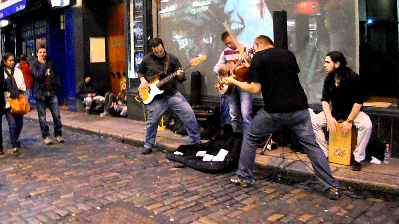 Live Music at Temple Bar - Dublin, Ireland