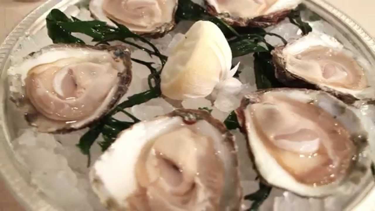 Food and Wine Pairing - Oysters and Champagne