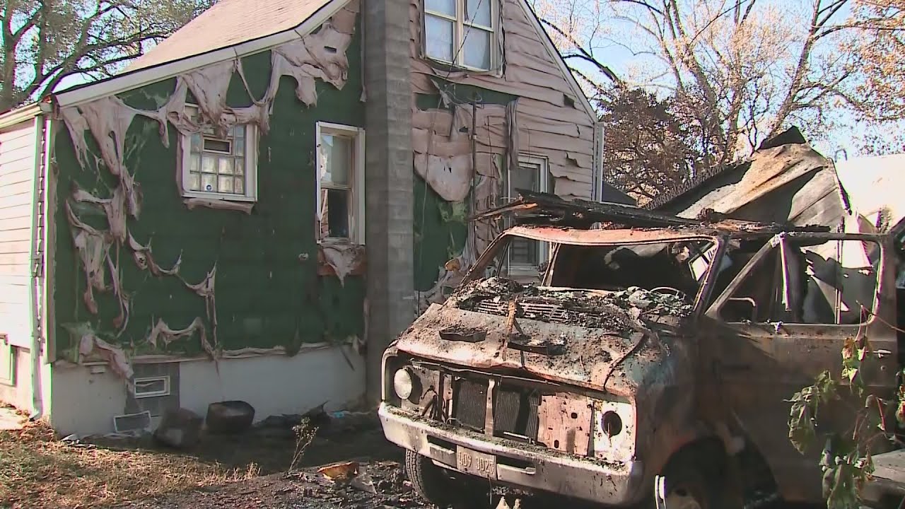 Man dies after RV fire on Chicago's South Side; investigation underway