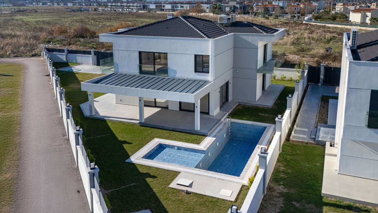 İzmir Sasalı 'da Müstakil Havuzlu Satılık Lüks Malikane