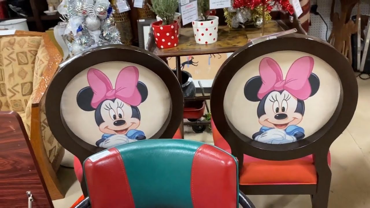 PRE-RECORDED 6/25/20 ANTIQUE STORE THAT SELLS DISNEY FURNITURE, MERCH, AND MUCH MORE! | VLOG #130