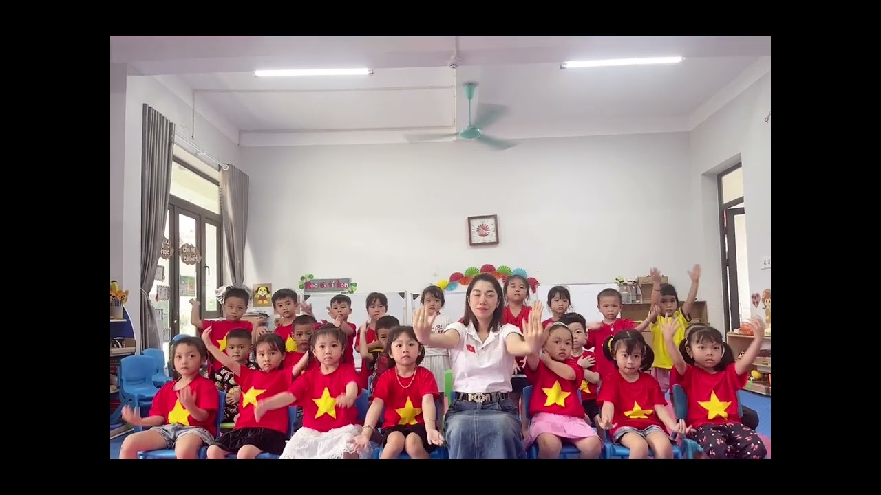 Hưởng ứng kỳ nghỉ lễ của cô và trò
