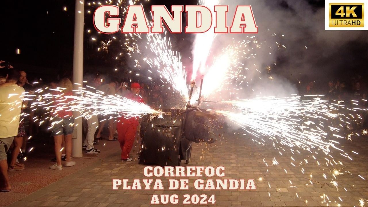 Gandia España Correfoc Fuegos Artificiales Correfuegos Callejero (baile de diablos) Playa de Gandia