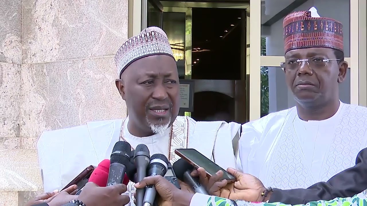 Defence Minister Mourns Passing of Army Chief, Lagbaja