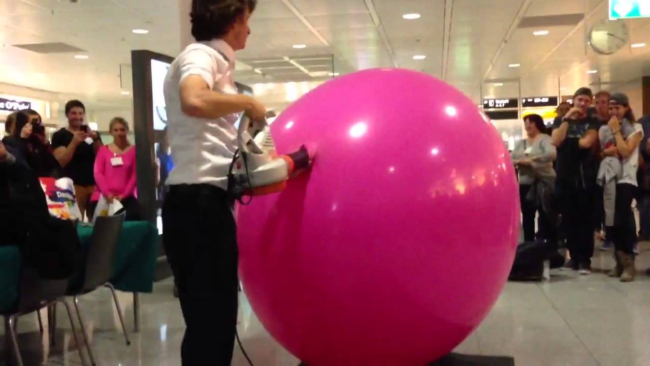Tobi Van Deisner -  Flughafen München