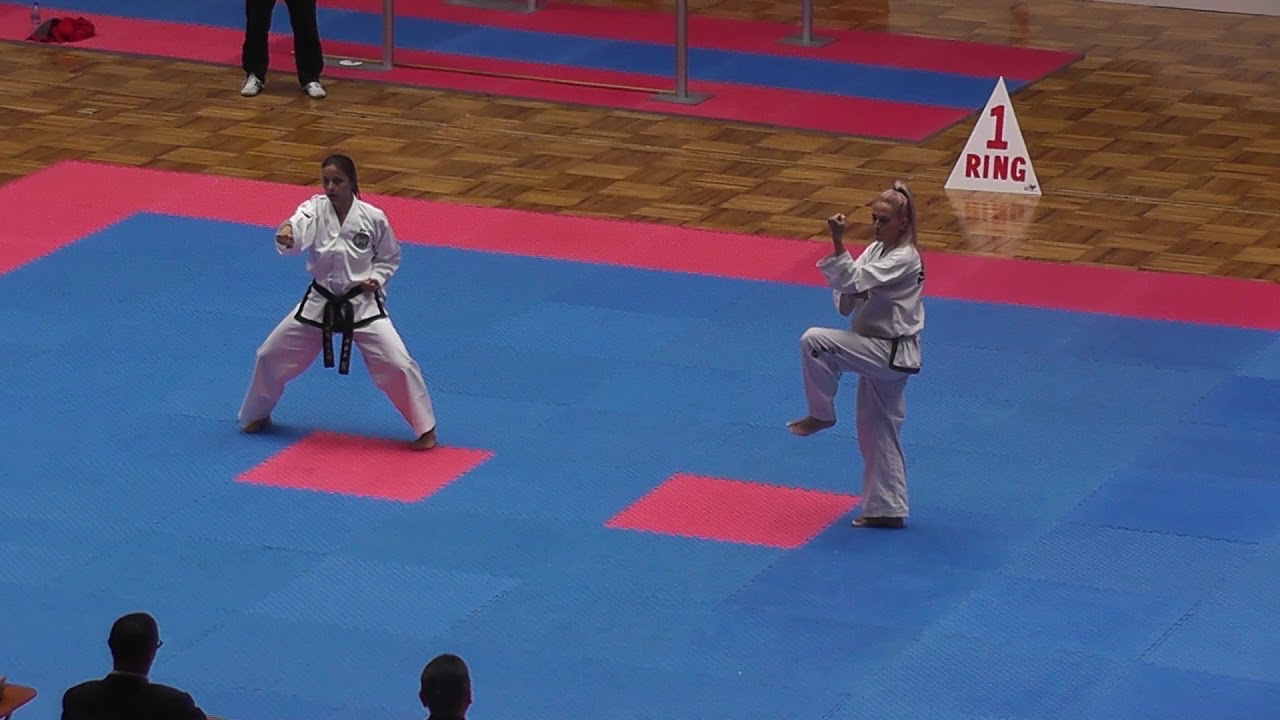 Pattern adult female IV. dan, Věra Vom&aacute;čkov&aacute; - Albena Sitnilska