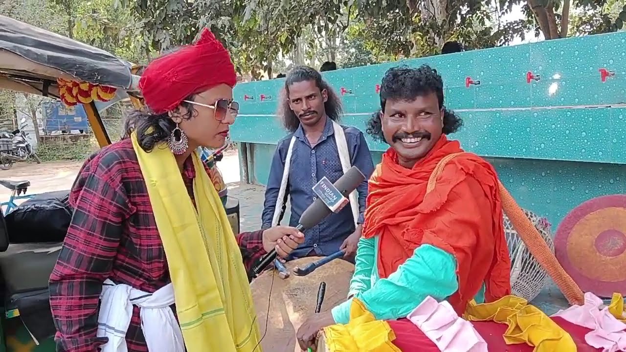 डहरे सोहराय राँची,झूमर दल के बीच घिरी रिपोर्टर,Ground में चौचक भीड़,नगाड़ा,मांदर शहनाई पर झूम 