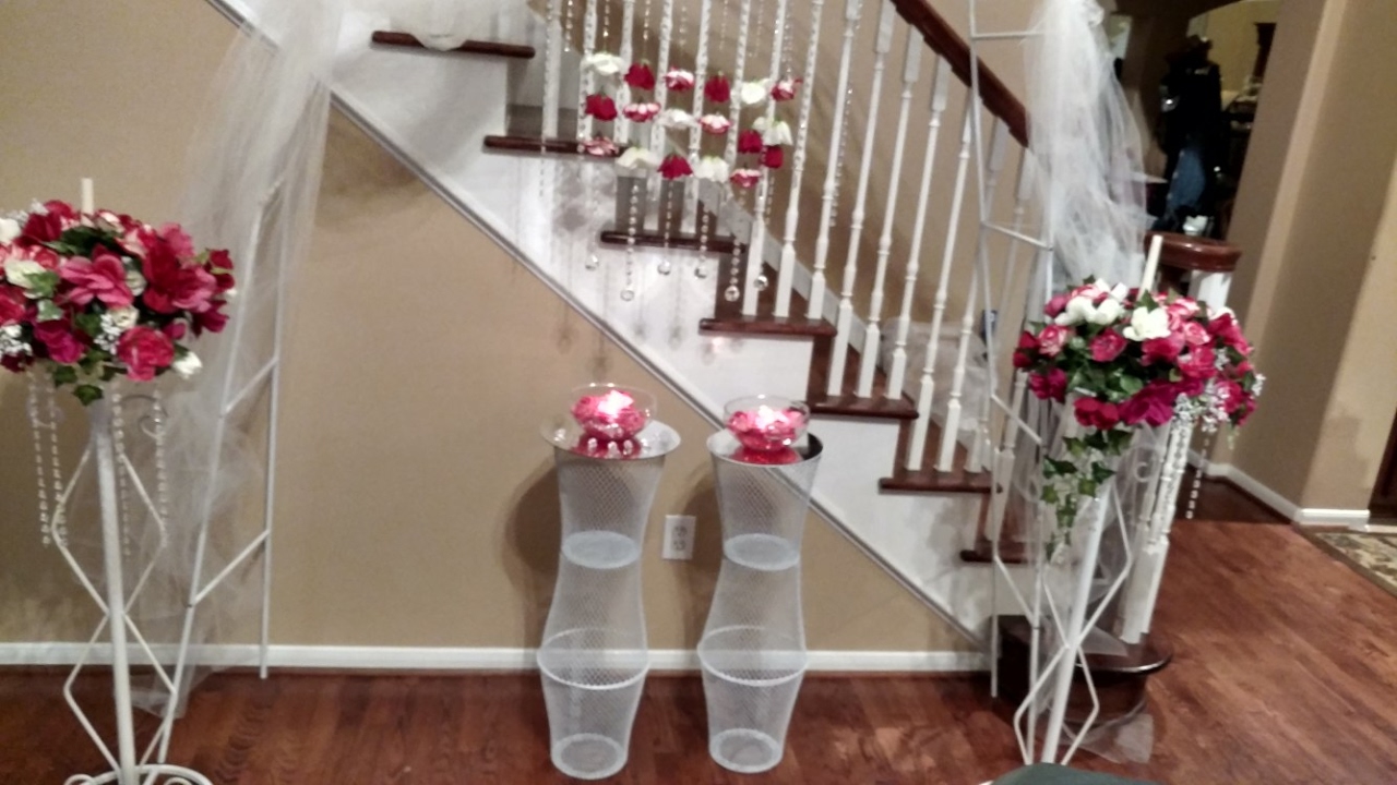 DIY Dollar Tree Wedding Pedestals
