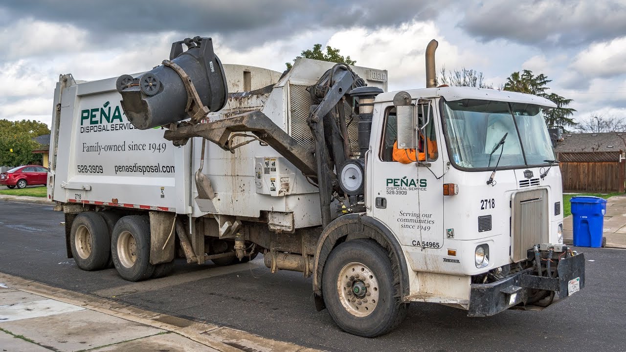 Autocar Xpeditor WX64 - Heil DuraPack 7000 Garbage Truck