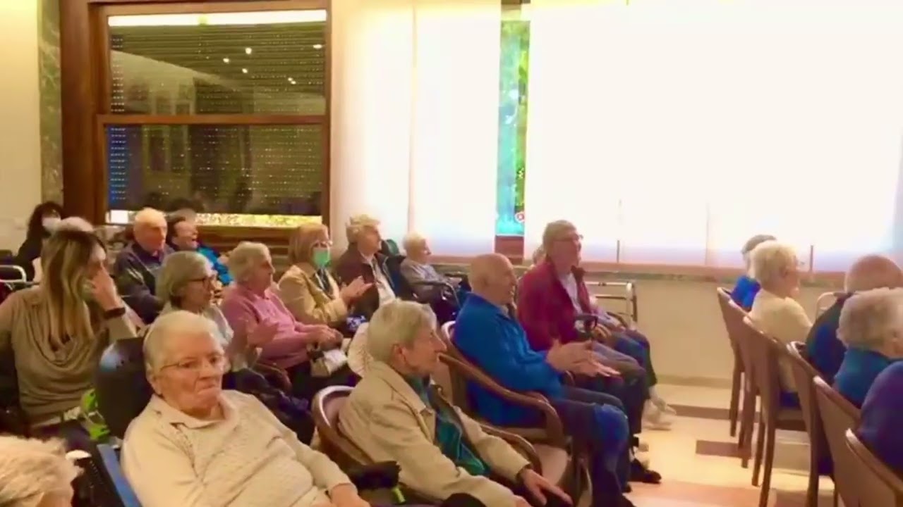 Coro Cantiamo Insieme dell&rsquo;Auser di Carnate a Villa dei Cedri