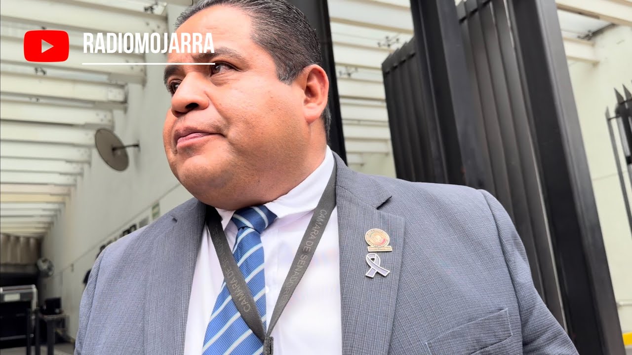 Dando el roll en el senado  de la Republica , nido de ratas 🐀 