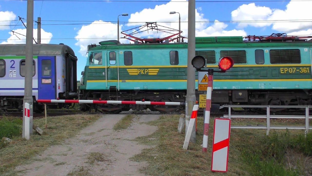 [4K] Przejazd kolejowy, Bogaczewo #1 | Polish railroad crossing