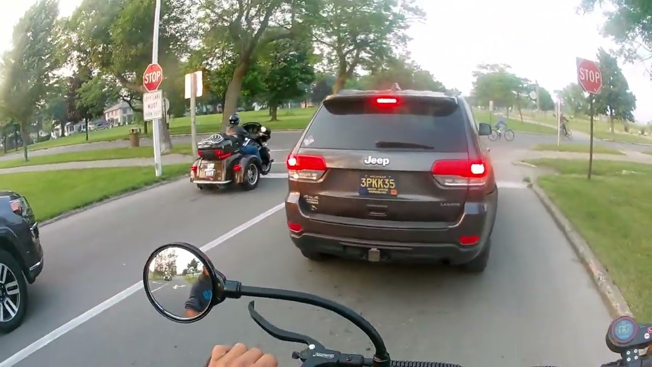 "Full Scooter Ride in 12 Minutes | Cruising Ludington Park & Vibing with Traffic"