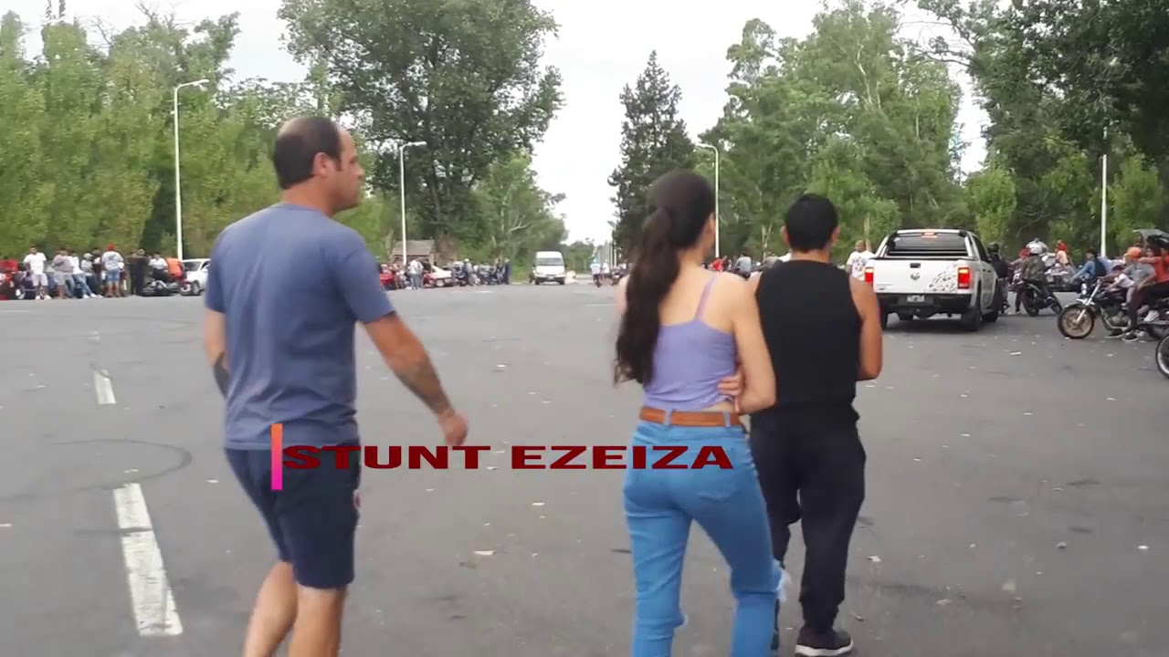Policia vs Moto Stunt en bosques de ezeiza