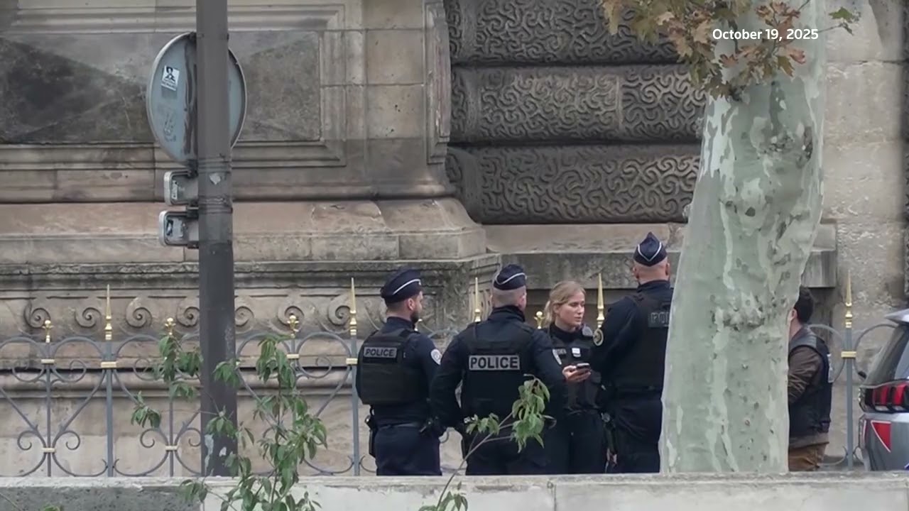 Подозреваемые в краже драгоценностей из Лувра арестованы недалеко от Парижа | REUTERS
