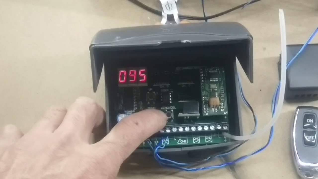 Programmation emetteur Cardin S449