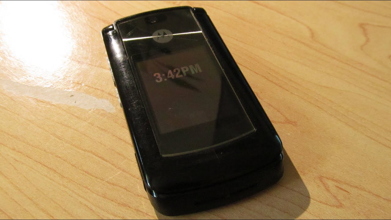 Unboxing: Motorola RAZR2 V9x