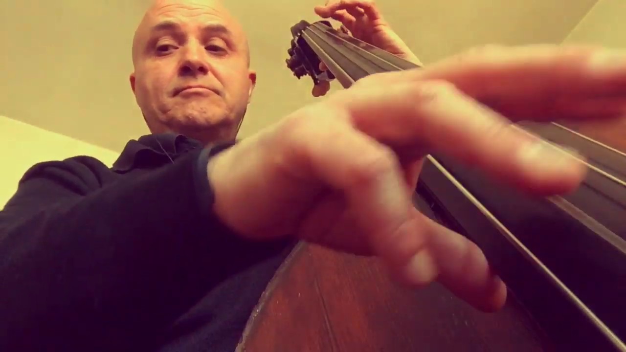II-V-I Major 12 Keys progression Bass Line Play Along Backing Track workout exercise