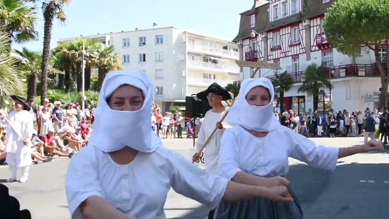 25  Août  2024    * Cercle Bro Gwenrann *  Guérande  44 *  Pardon de la Baule  44