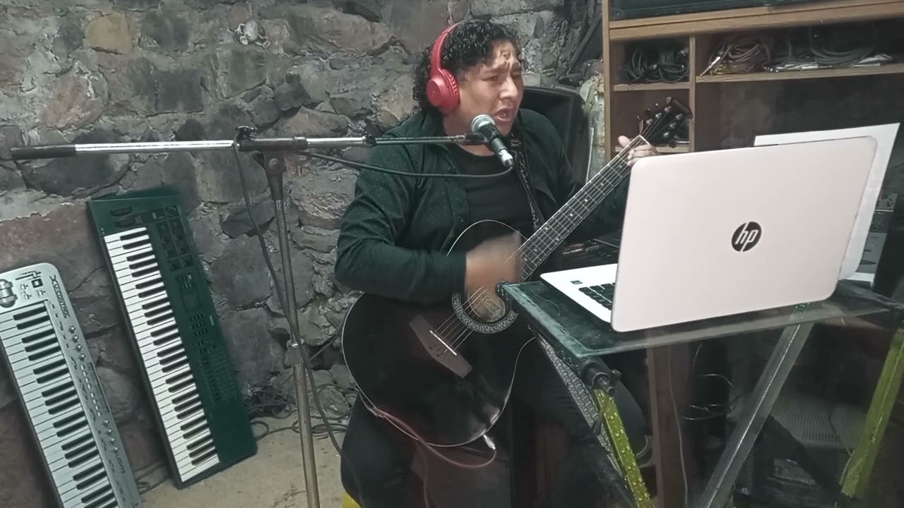 Tema: Adicto  a tu cuerpo; Autor:  Kiko y su banda(DAR); Interprete: Alfredo Muñoz.