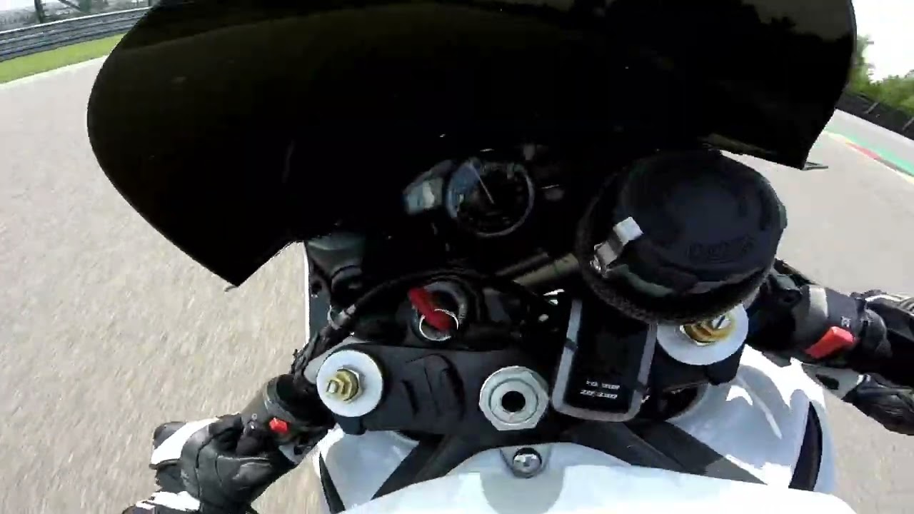 Yamaha R1 RN19 onboard Sachsenring