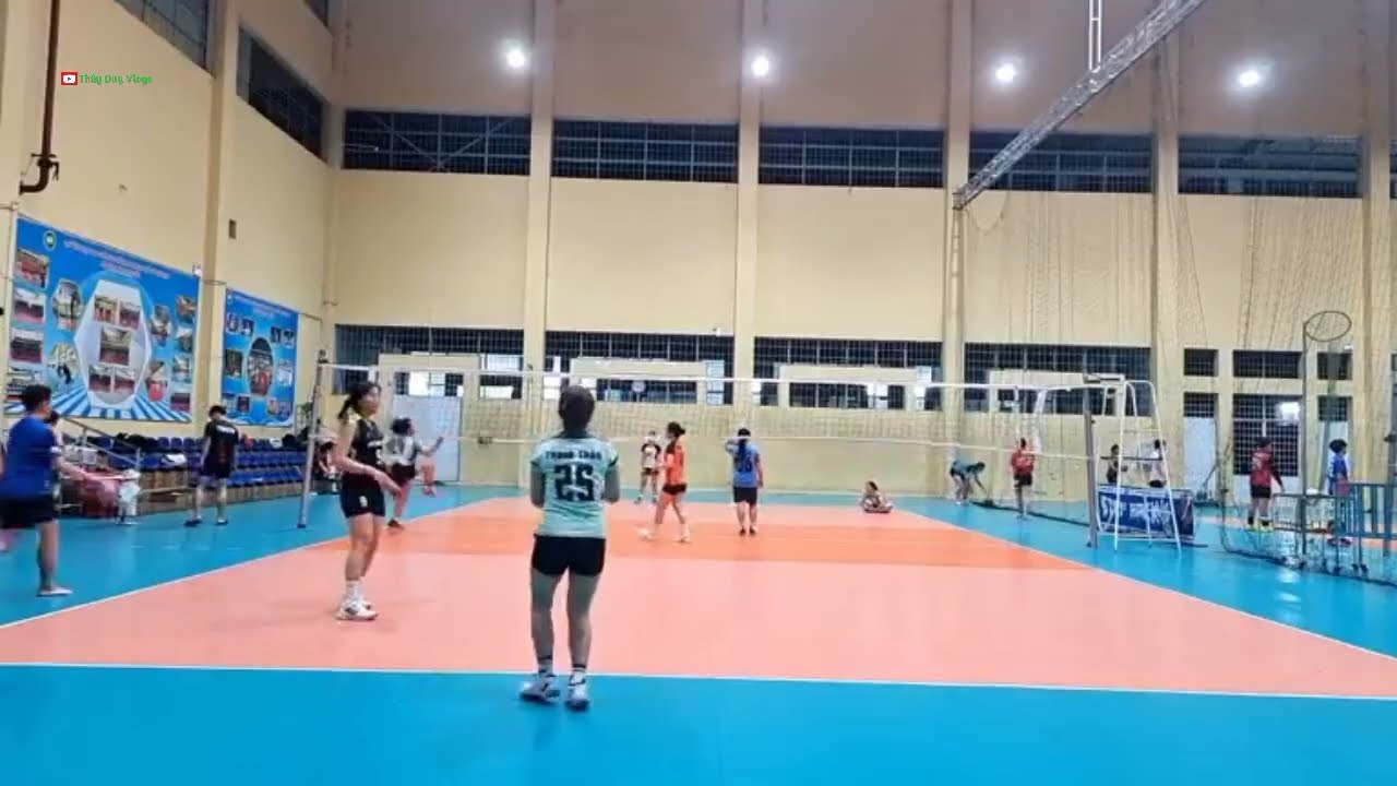 CLIP 1/2026 BÓNG CHUYỀN NỮ TẠI CLB BÓNG CHUYỀN NGHIỆP DƯ USH || BÓNG CHUYỀN ĐỘC LẠ