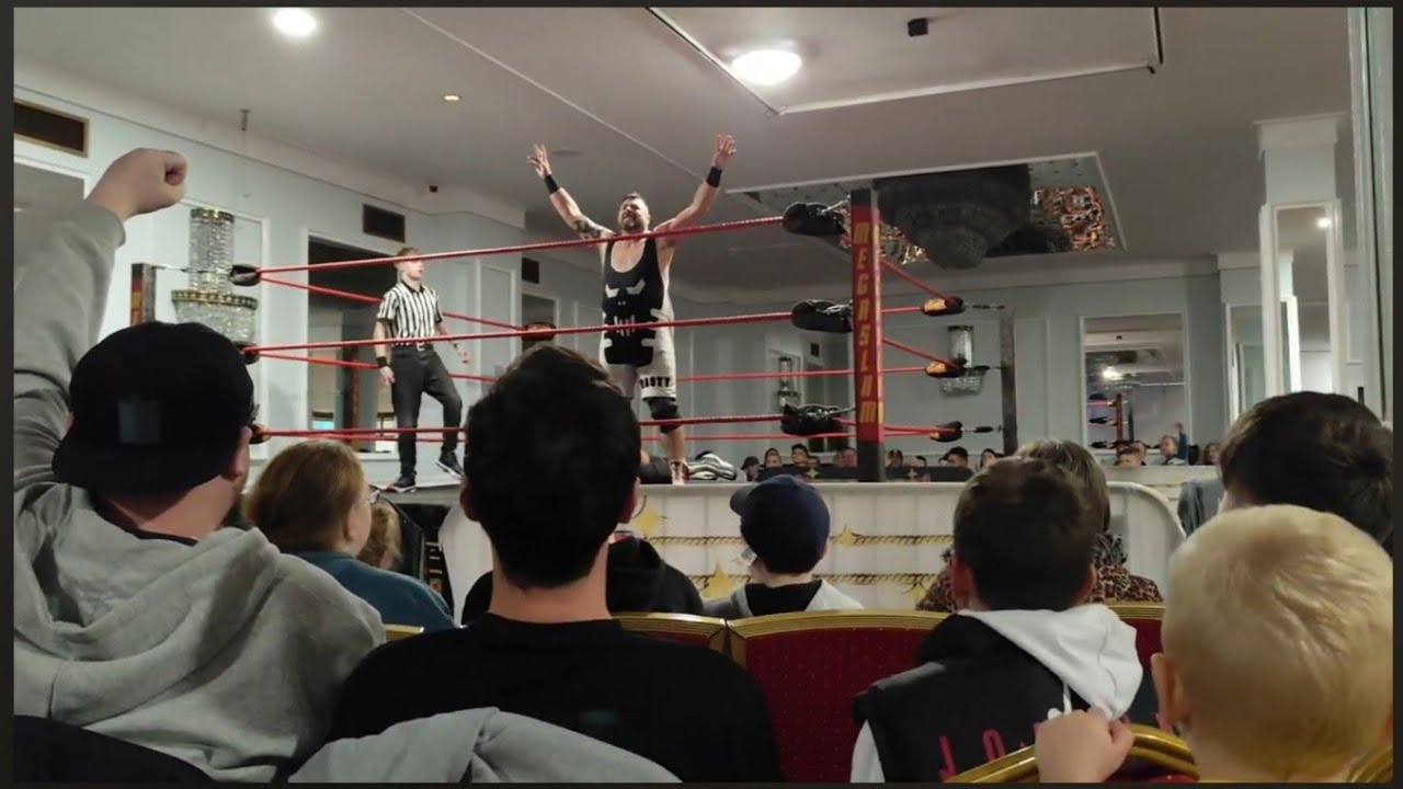 MegaSlam Wrestling Match: Niwa vs. Spike Sauvage #wwe #wwesurvivorseries #wrestling