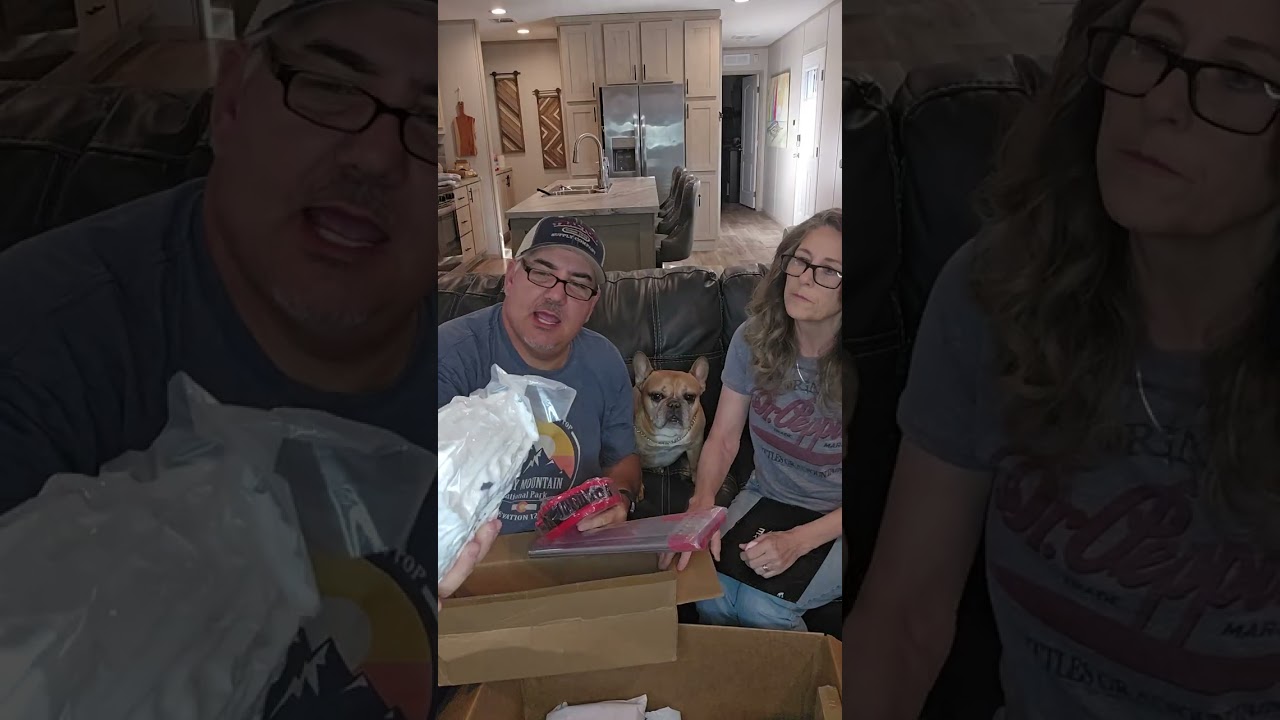Fundelivered.com unboxing.