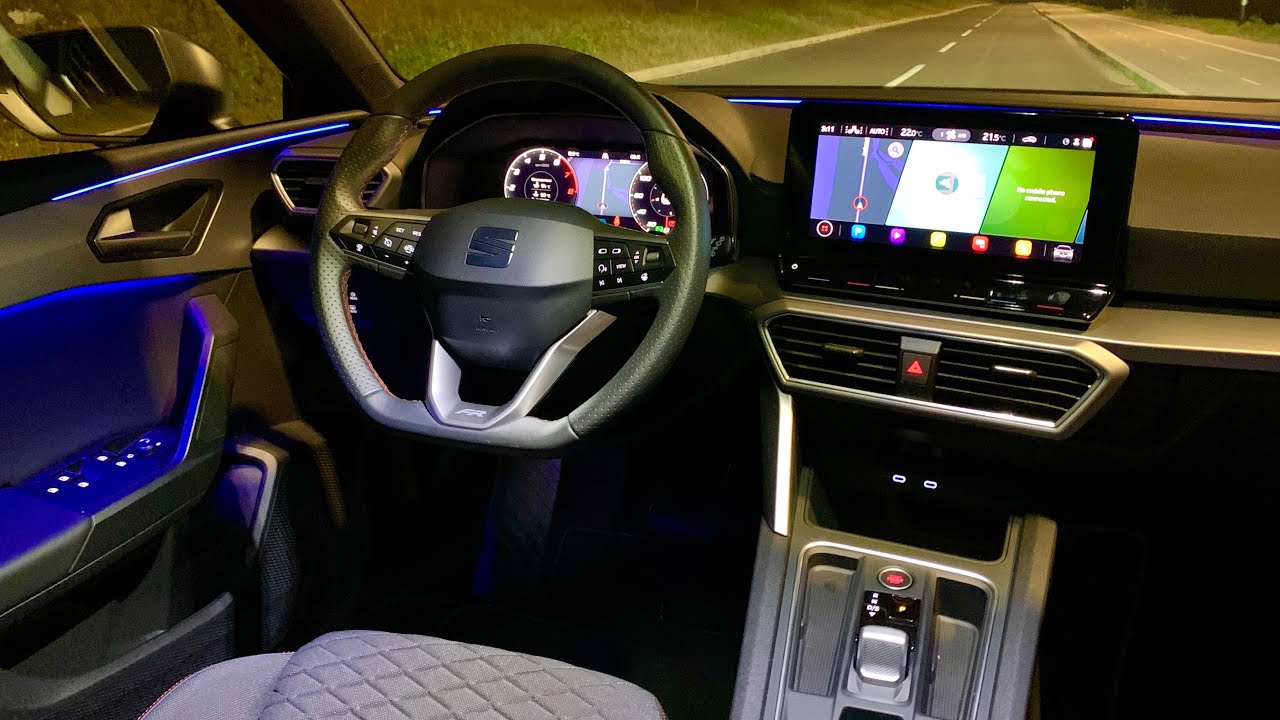 Демонстрация нового SEAT LEON 2021- Crazy AMBIENT LIGHTS (FR интерьер)