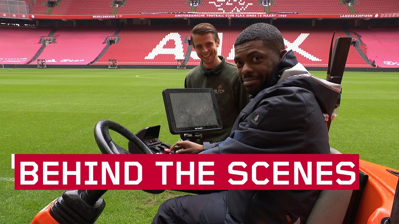 🌱 INSPECTING OUR PITCH | The grass is always greener at the Johan Cruijff ArenA