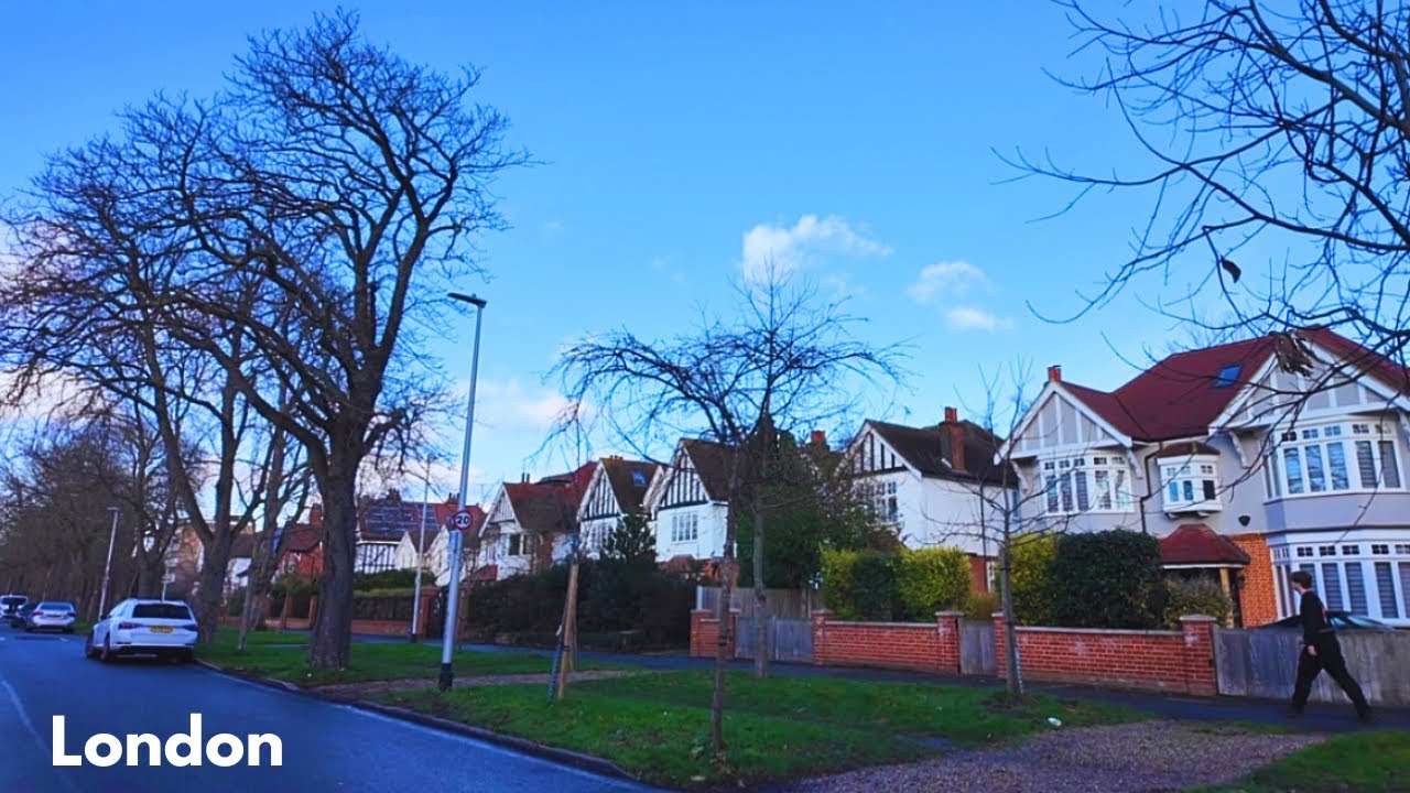 London Residential Walk | Leytonstone | Wanstead | Snaresbrook | South Woodford | Autumn 🍂4K