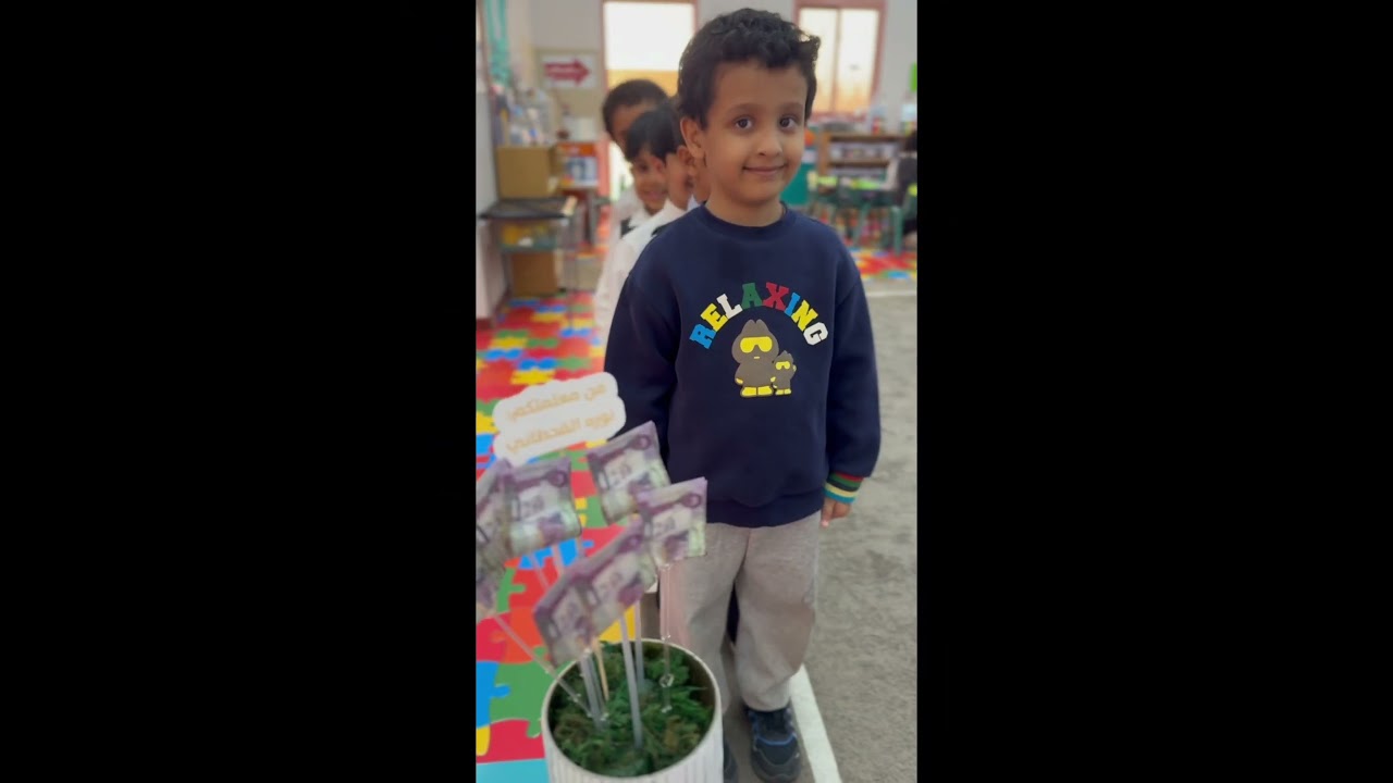 تكريم حافظين القرأن في فصل الابتكار بالروضه الثامنه في خميس مشيط ١٤٤٦ هجري