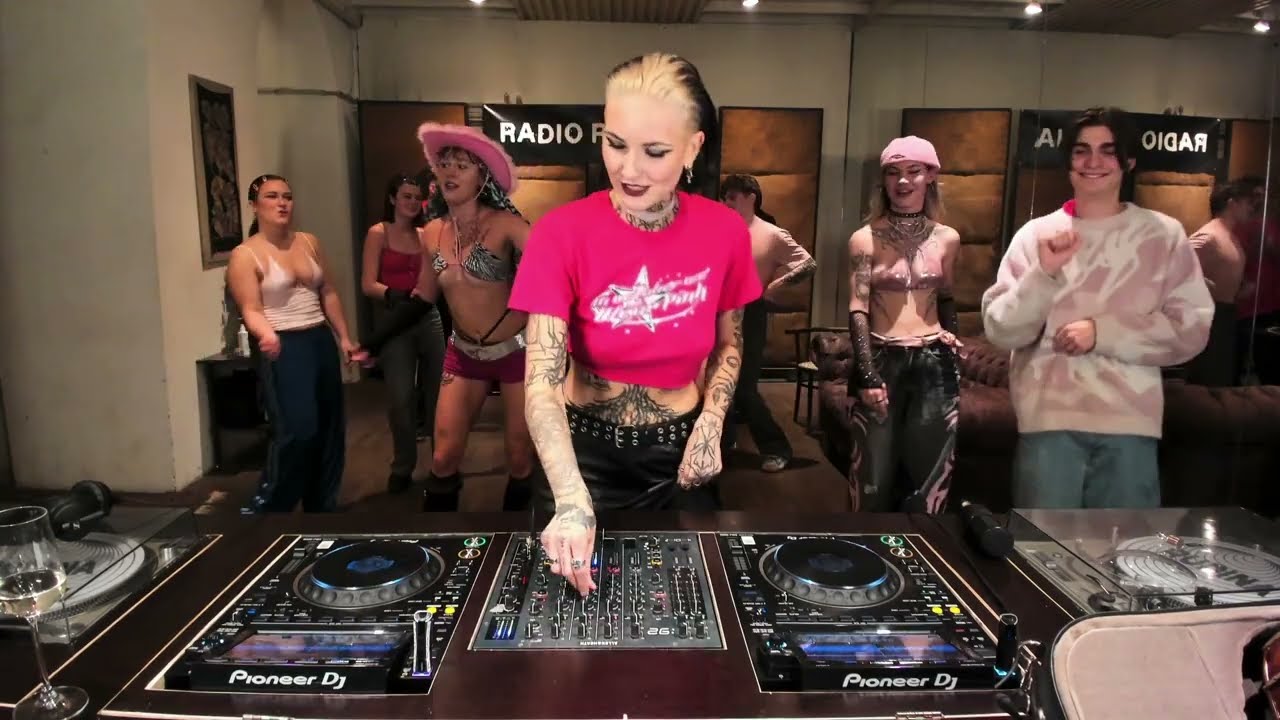 NIKOLINA | Radio Rudina