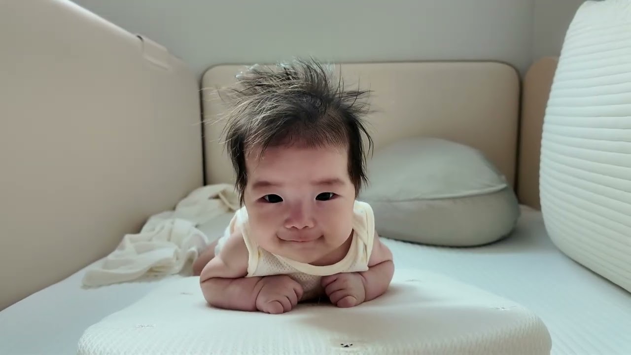 애플이의 하루 - 80일아기 6월 한달간 터미타임 / 80일 아기 옹알이